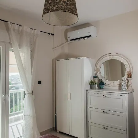 Panorama + Free Street Parking