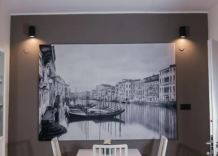 Panorama + Free Street Parking Apartment